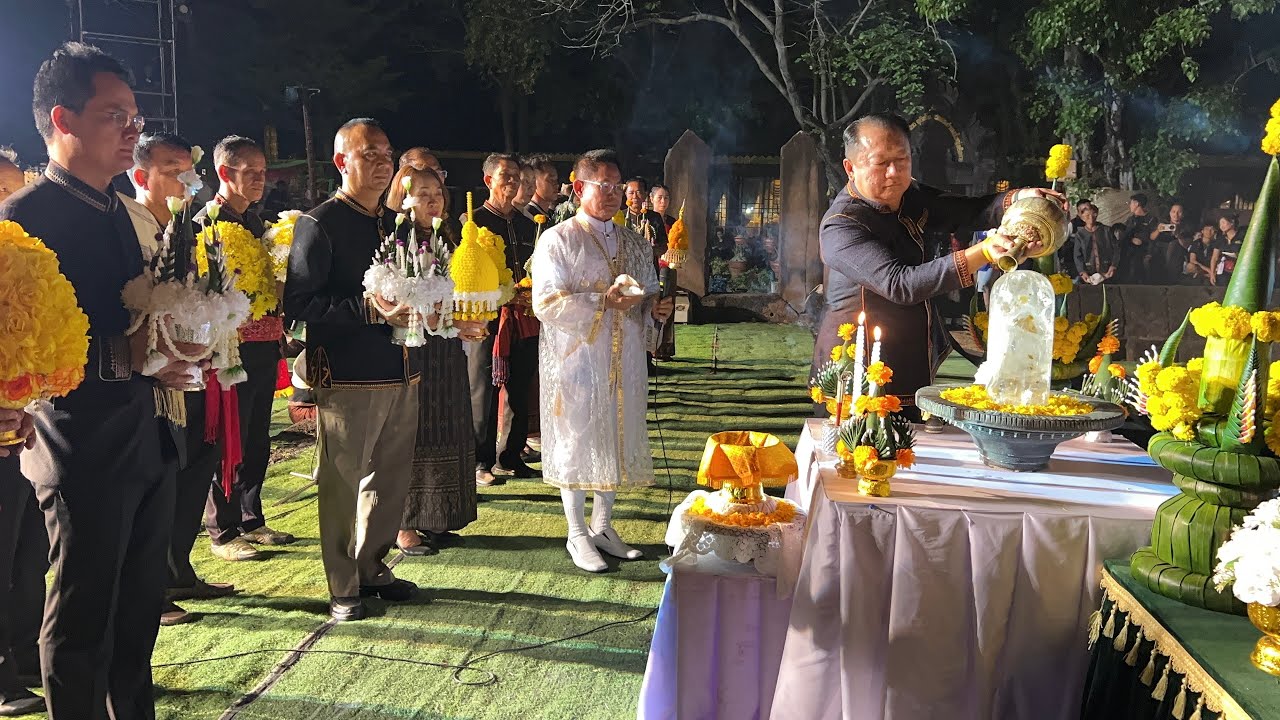 แห่อัญเชิญ น้ำศักดิ์สิทธิ์ ถวายศิวลึงค์ ดินแดนปราสาทหิน สระกำแพงใหญ่ ขึ้น 2 ค่ำ เดือน 5