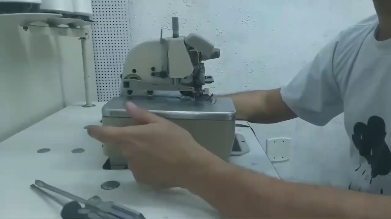 BARRA DA AGULHA DA OVERLOCK NAO SE MEXE!
