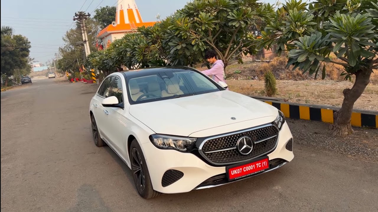 Finally Piyush Ne Apni First Car ki Test Ride Leli.