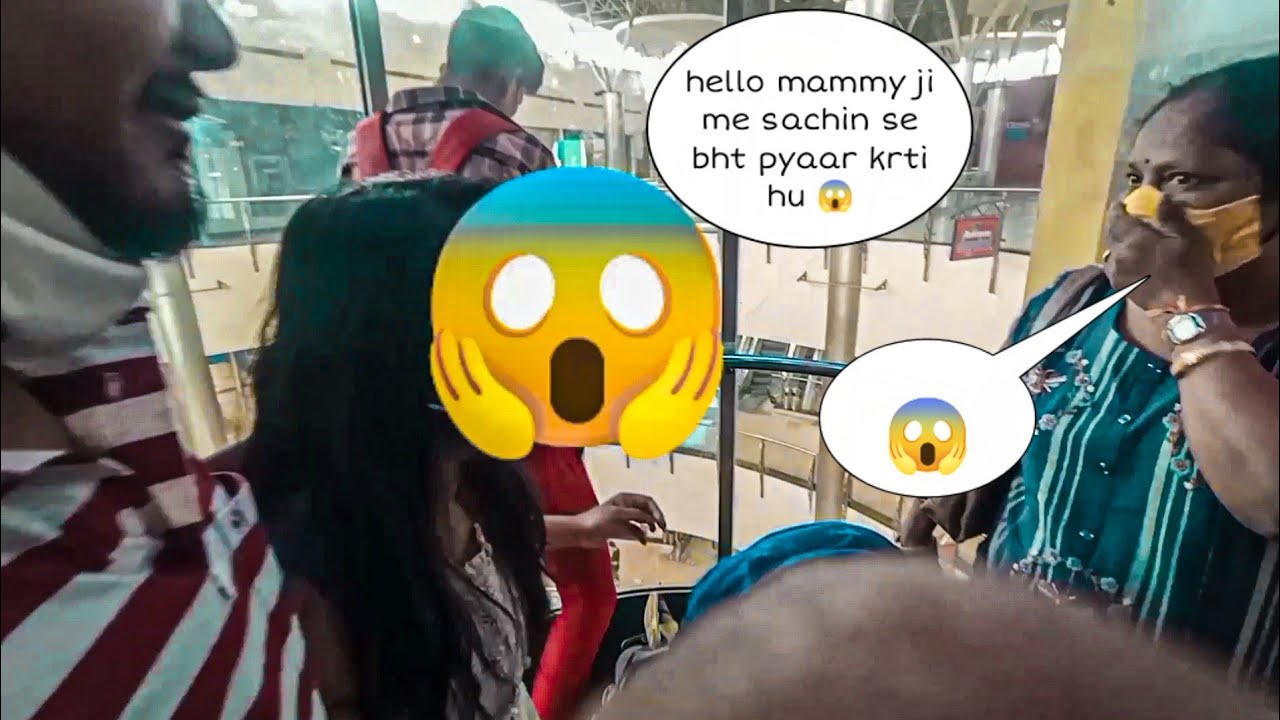 hello mammy ji me sachin se bht pyaar krti hu 😂 ! prank in lift ! @baghelking @eshusprank4883 😂😱😂