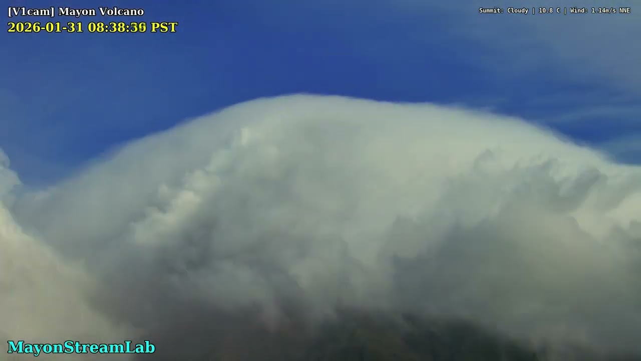 Mayon Volcano: 24-Hour Time-lapse [500x Speed] - January 31, 2026