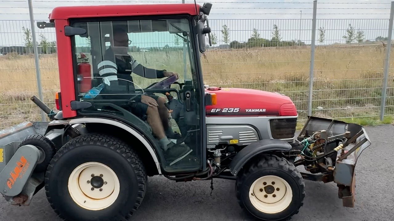 K&ouml;p Traktor Yanmar EF 235 p&aring; Klaravik