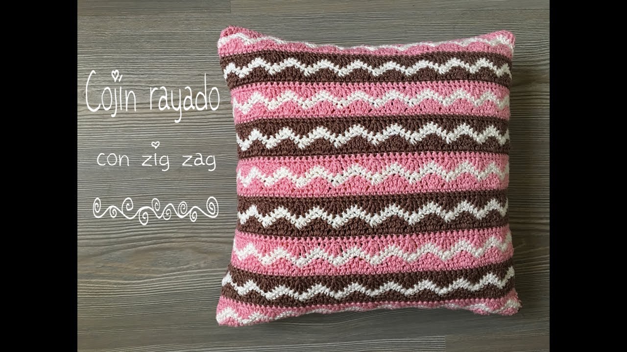 cojin rayado a crochet