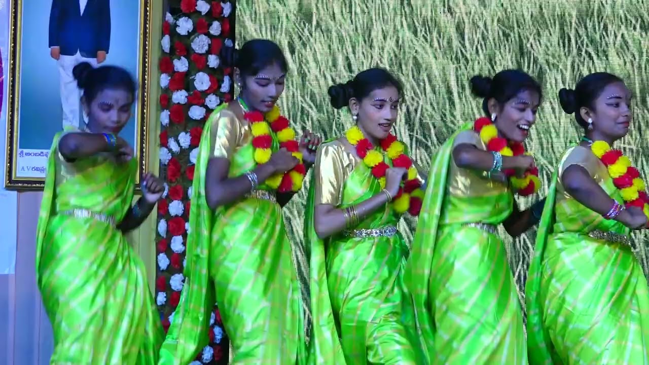 Bhoomiki Pachani Song Dance by 10h Class Girls