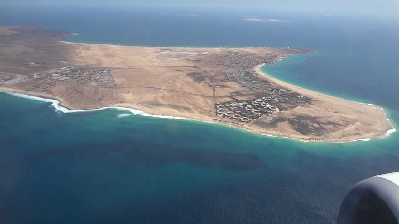 Transavia Landing Sal - Cabo Verde / Kaapverdië (full island view)