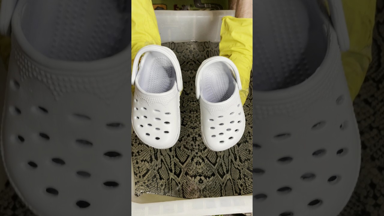 hydro dipping baby crocs #hydro #aqua #aquagraphy #hydrography #aquaprint #hydrodipping #crocs