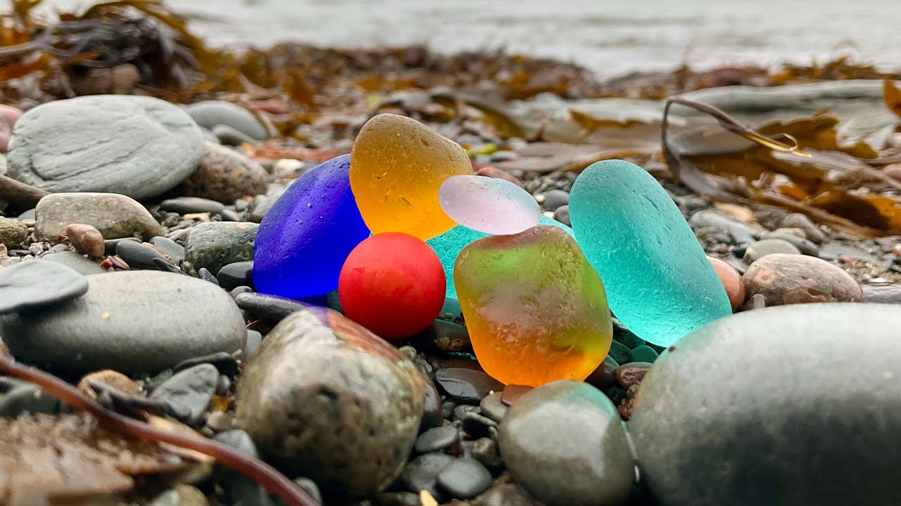 Incredible Sea Glass Hunting & Amazing Oddities While Beachcombing On Cape Breton Island, N.S. 🩵