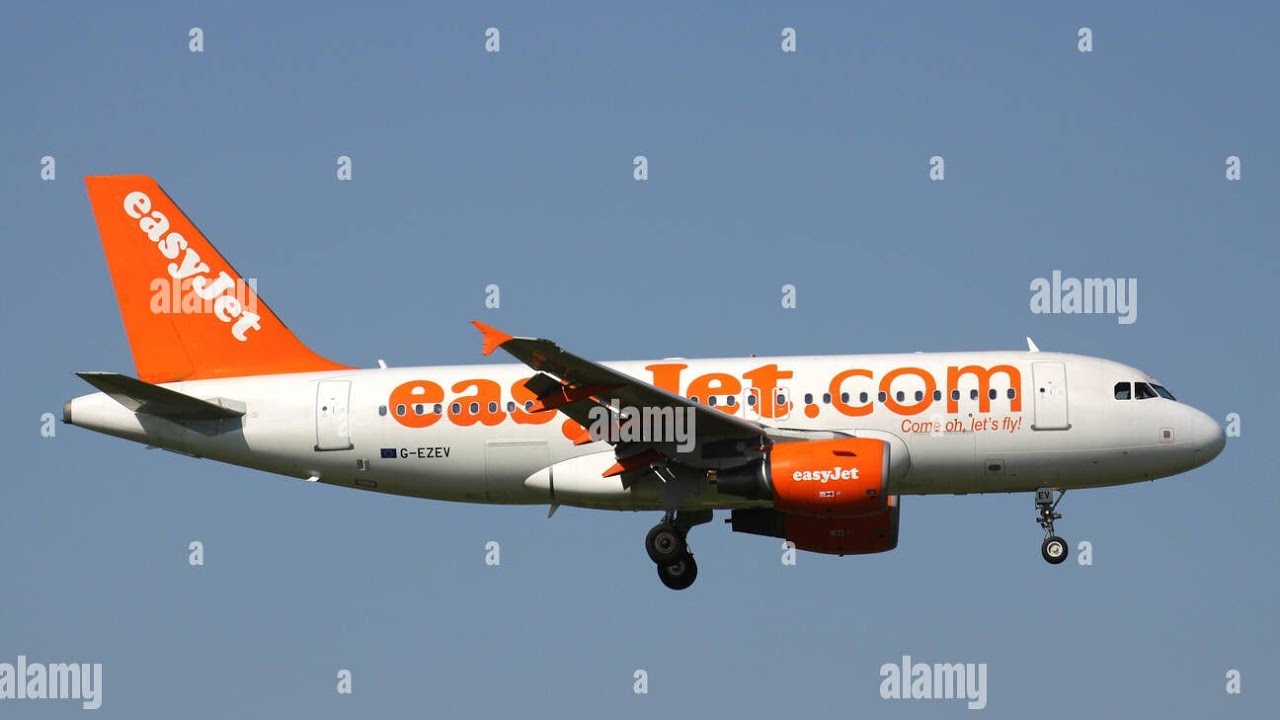 EasyJet A319 departing Southampton Airport (to Belfast International)
