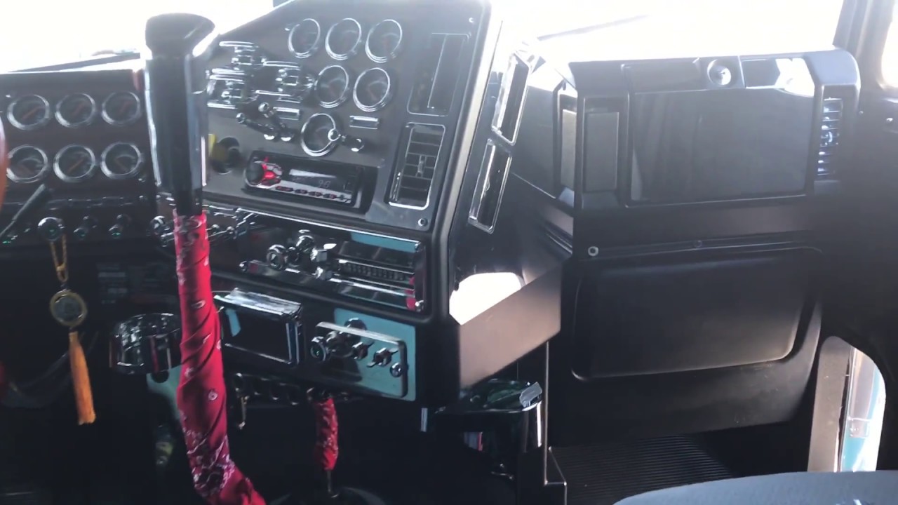 2000 freightliner classic interior