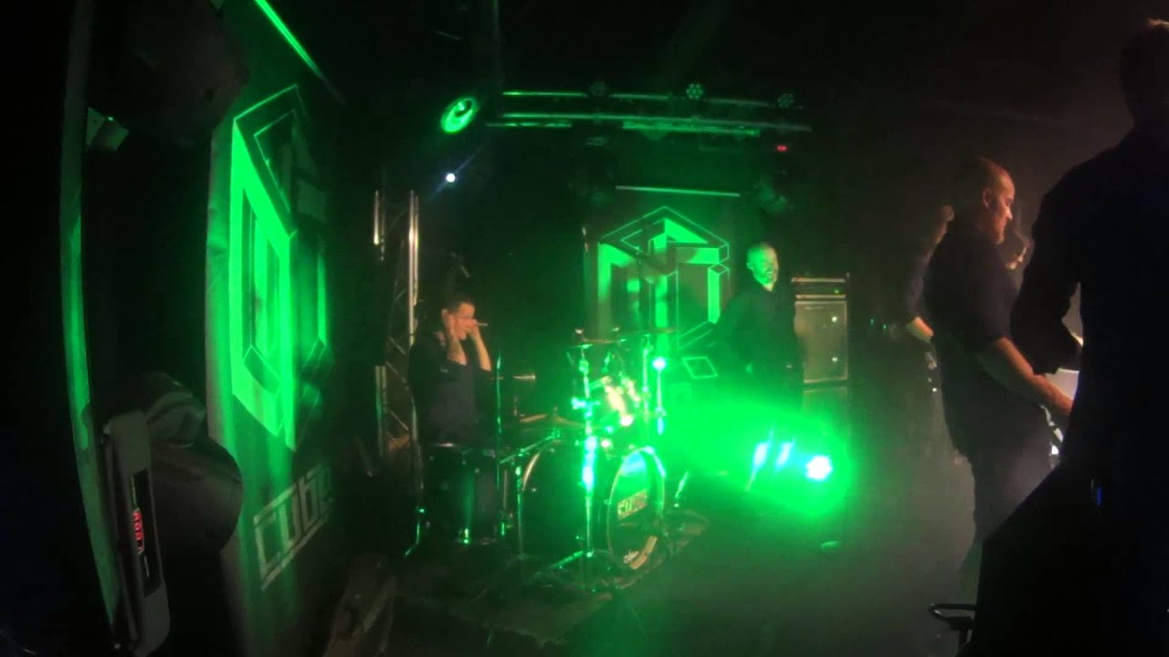 Bileb&auml;ndi Cube_Jyv&auml;skyl&auml; 22.8.15_mini-rumpusoolo_Henri Nuutinen