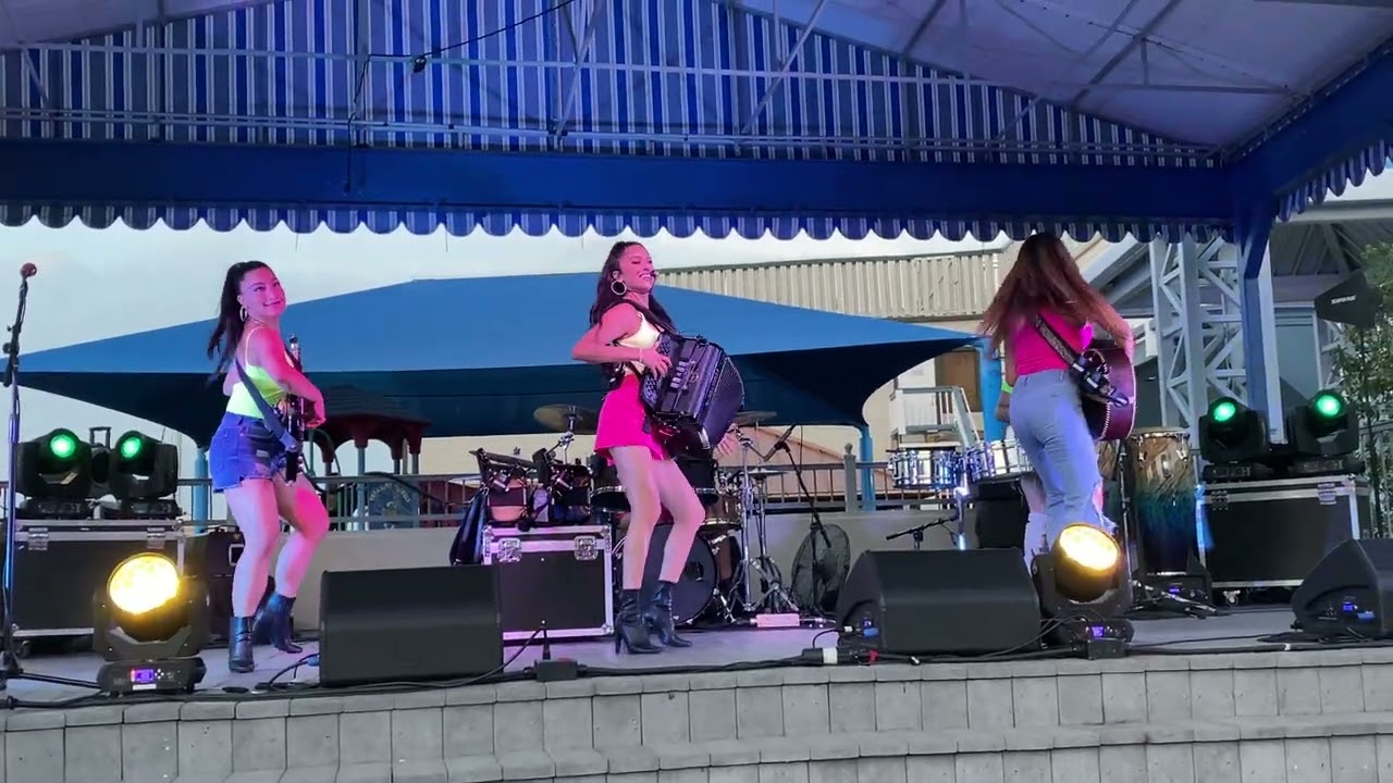 Las Fenix - La Pollera Colorao