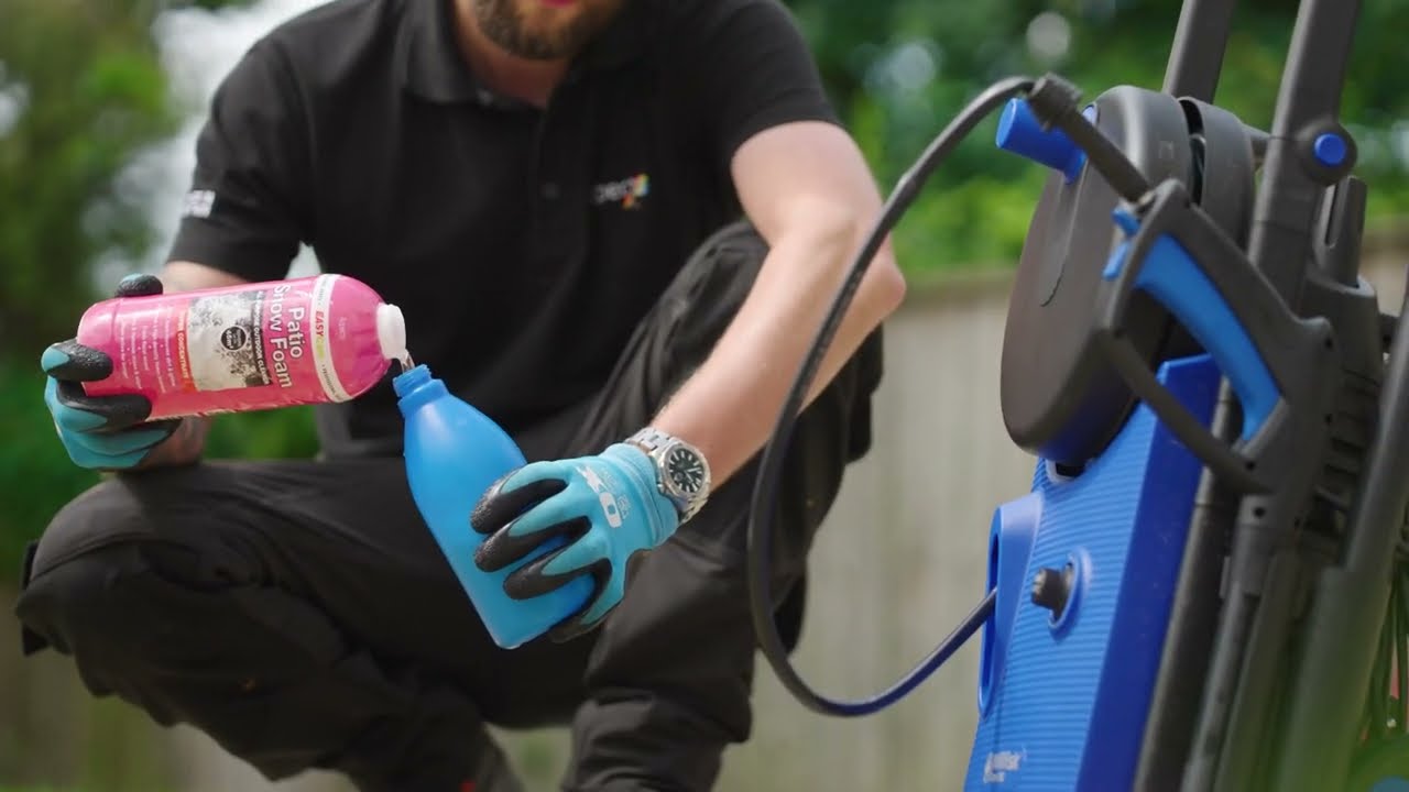 How-to clean your patio with Patio Snow Foam - EASYCare from Azpects