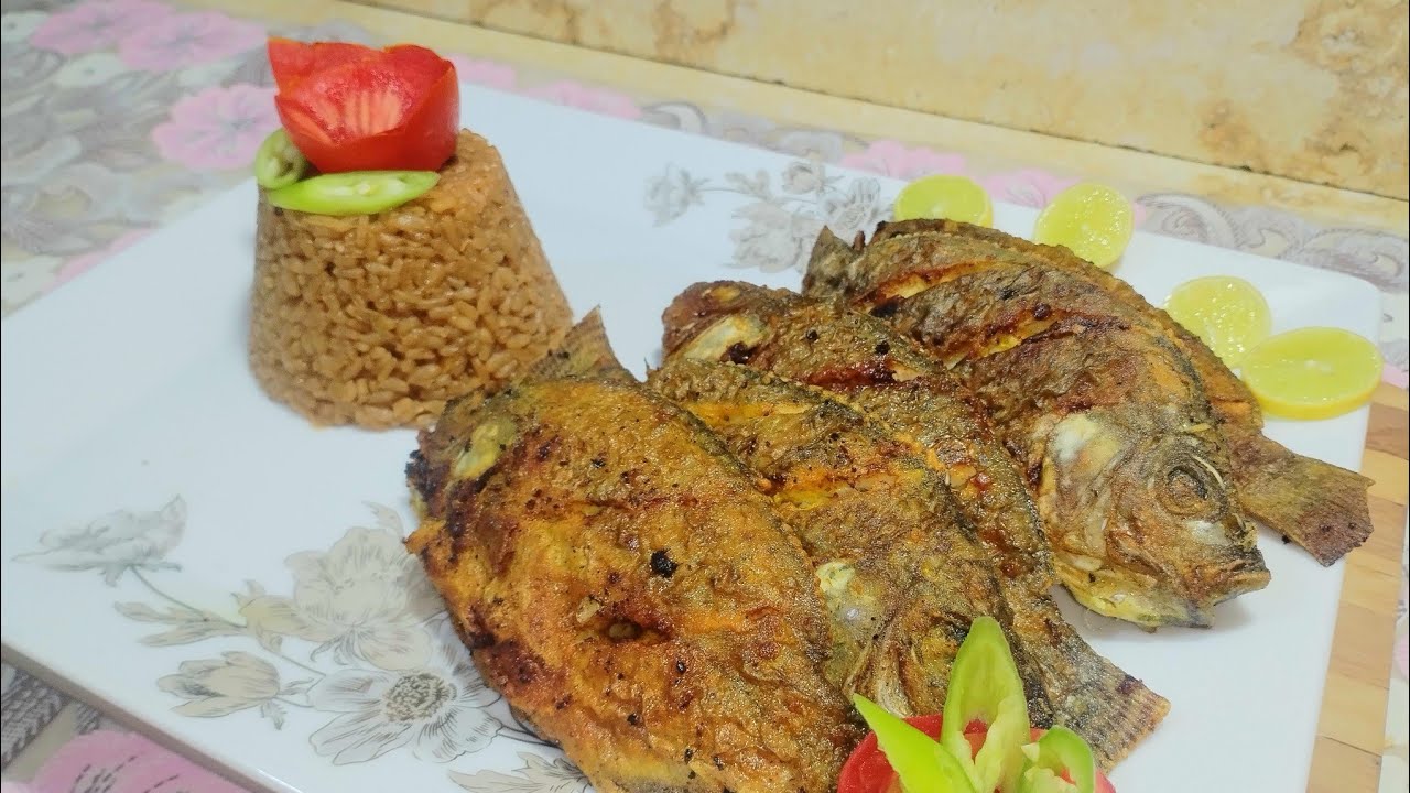🐟🔥 سمك مقلي مقرمش ولونه ذهبي (زي المطاعم!) 🍚 وسر لون أرز الصيادية البني الغامق. 💯