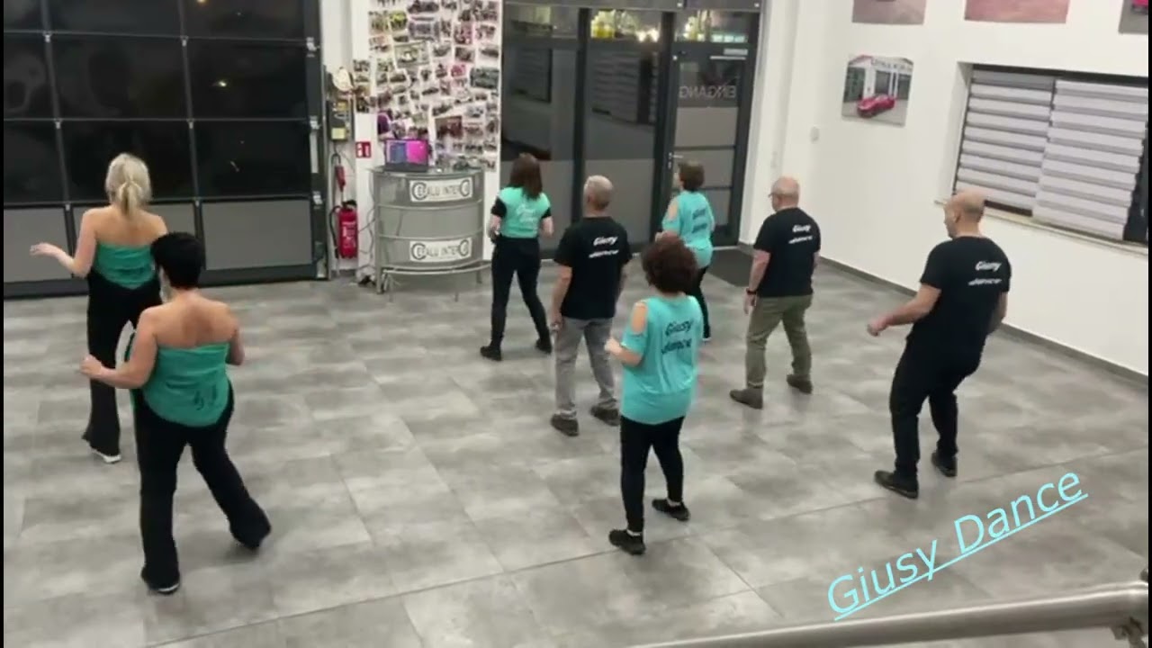 Stefano Mosetti Signorinella interpretata dalle Giusy Dance & Men