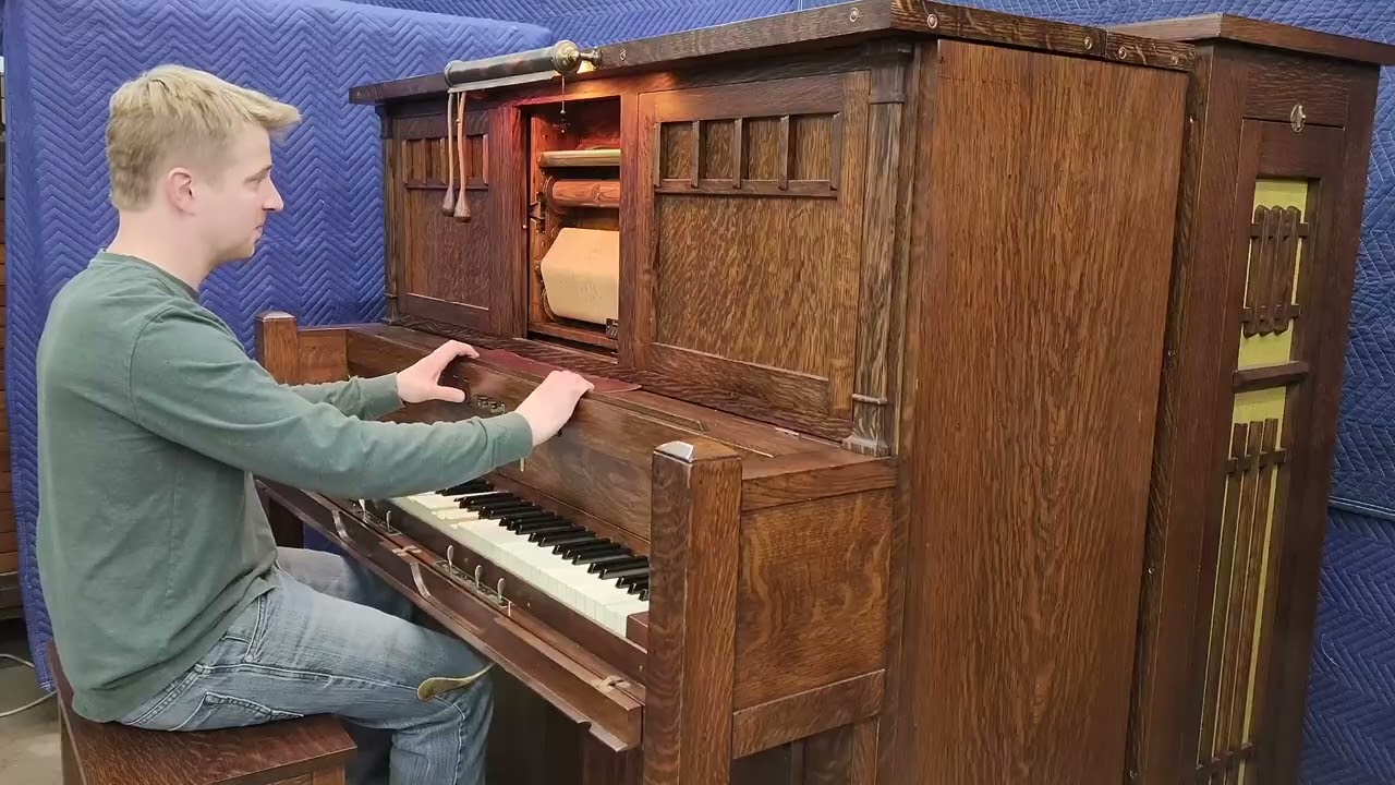 Roll Play: Sleigh Ride on the Restored Style 15 American Fotoplayer!