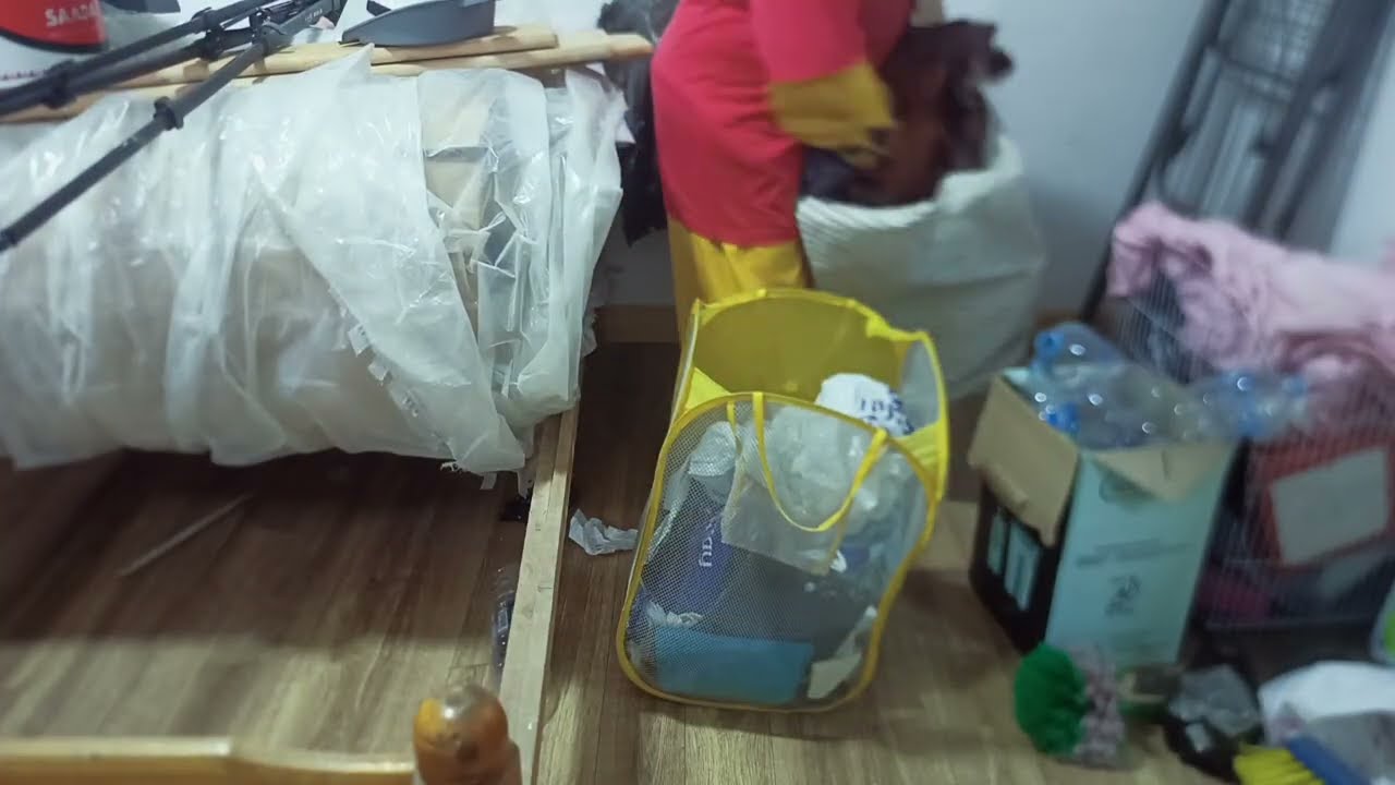 يروح السعوديه وينصبه هناك البعض منهم انا عاشرتهم زمان اسمعوا كلامي
