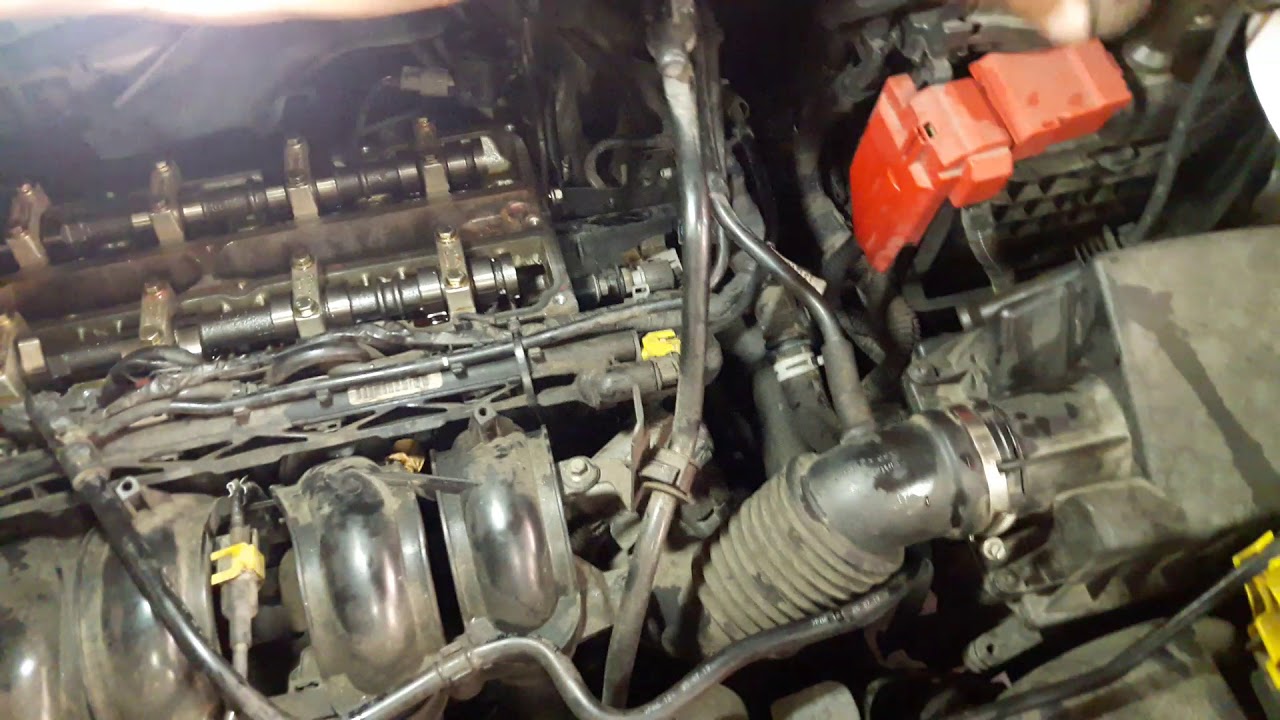 EcoSport sumindo água