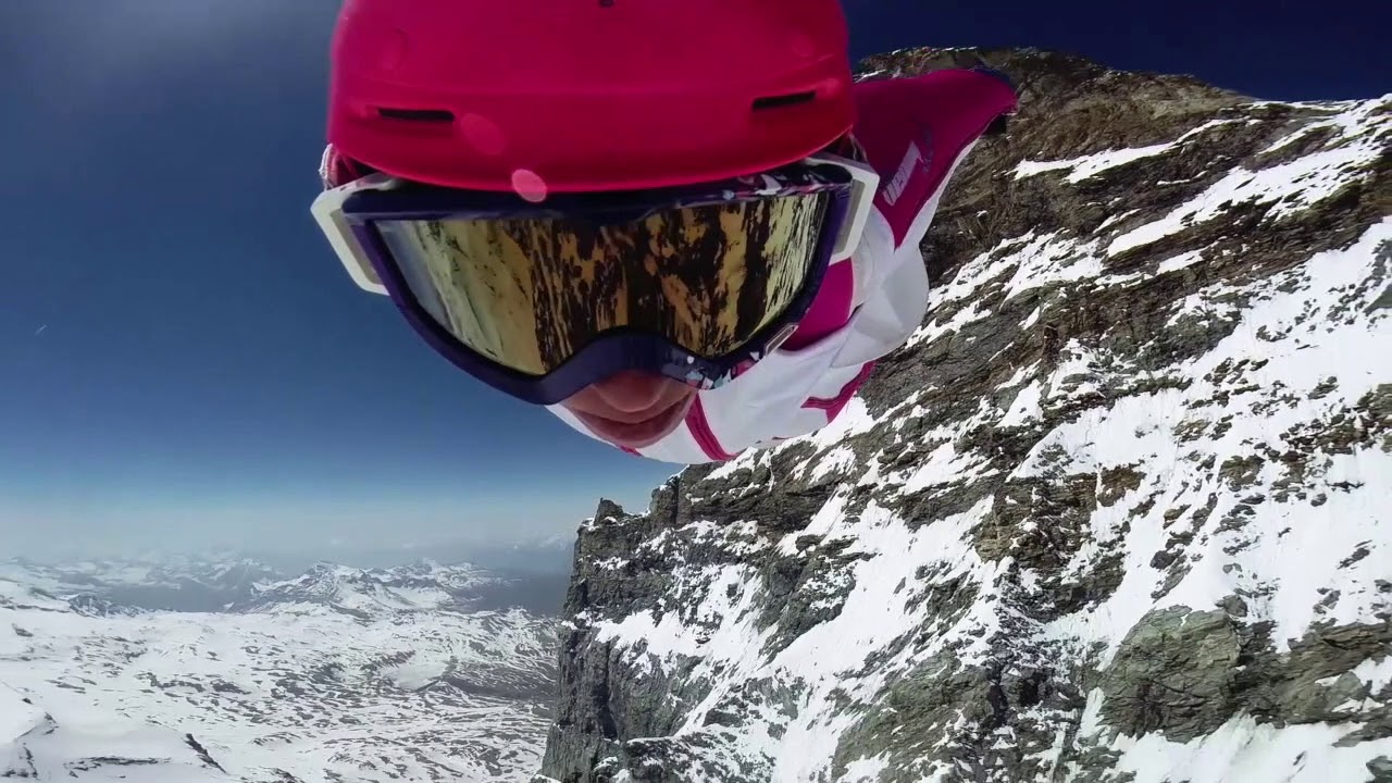 Wingsuit Cervin ouverture du sommet par Géraldine FASNACHT