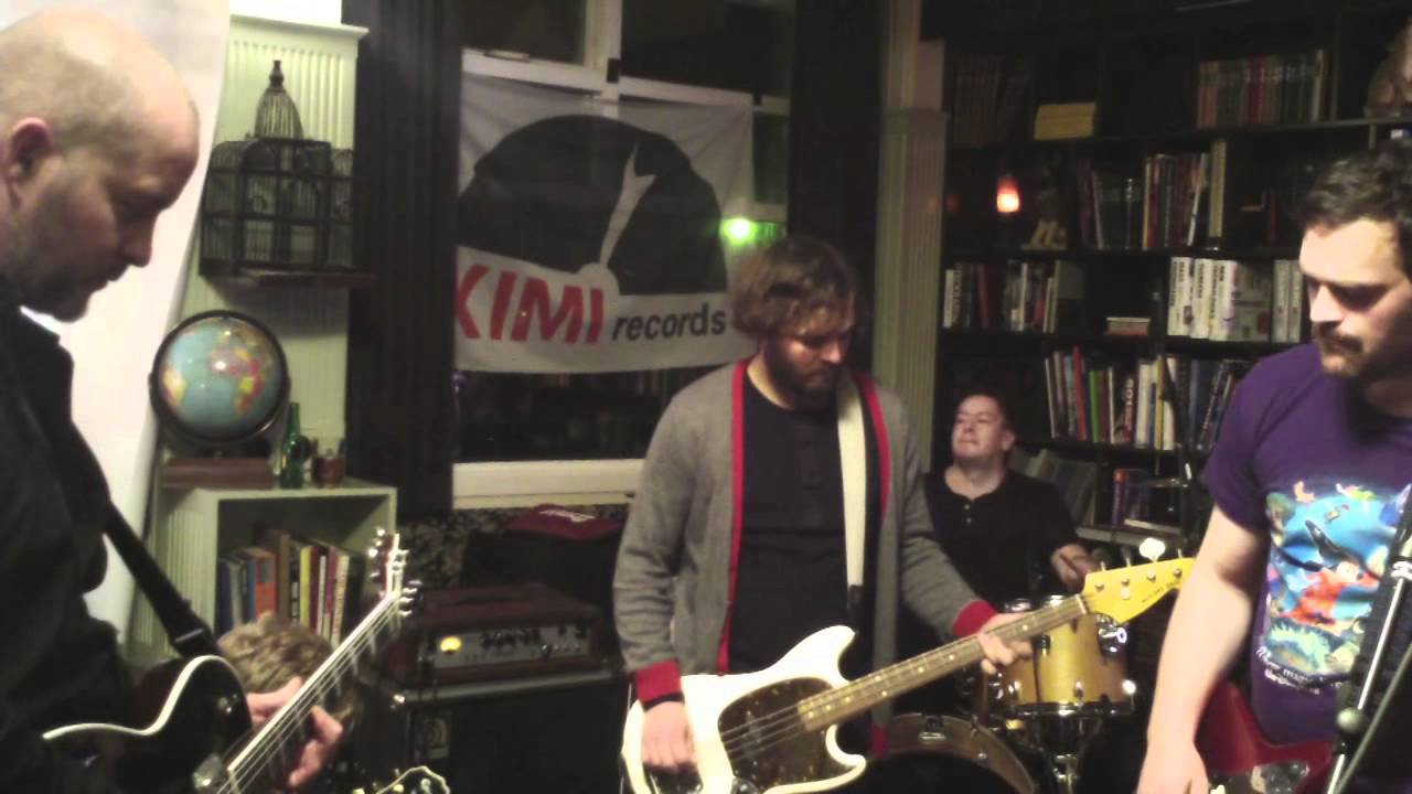 Stafr&aelig;nn H&aacute;kon - Sn&aacute;kur- Iceland Airwaves 2011 - Kex hostel - off venue.mov