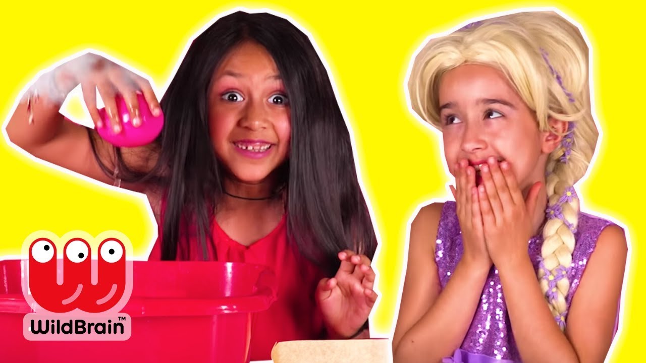 PRINCESS HALLOWEEN PARTY - Surprise Egg Bobbing! - Princesses In Real Life | WildBrain Kiddyzuzaa