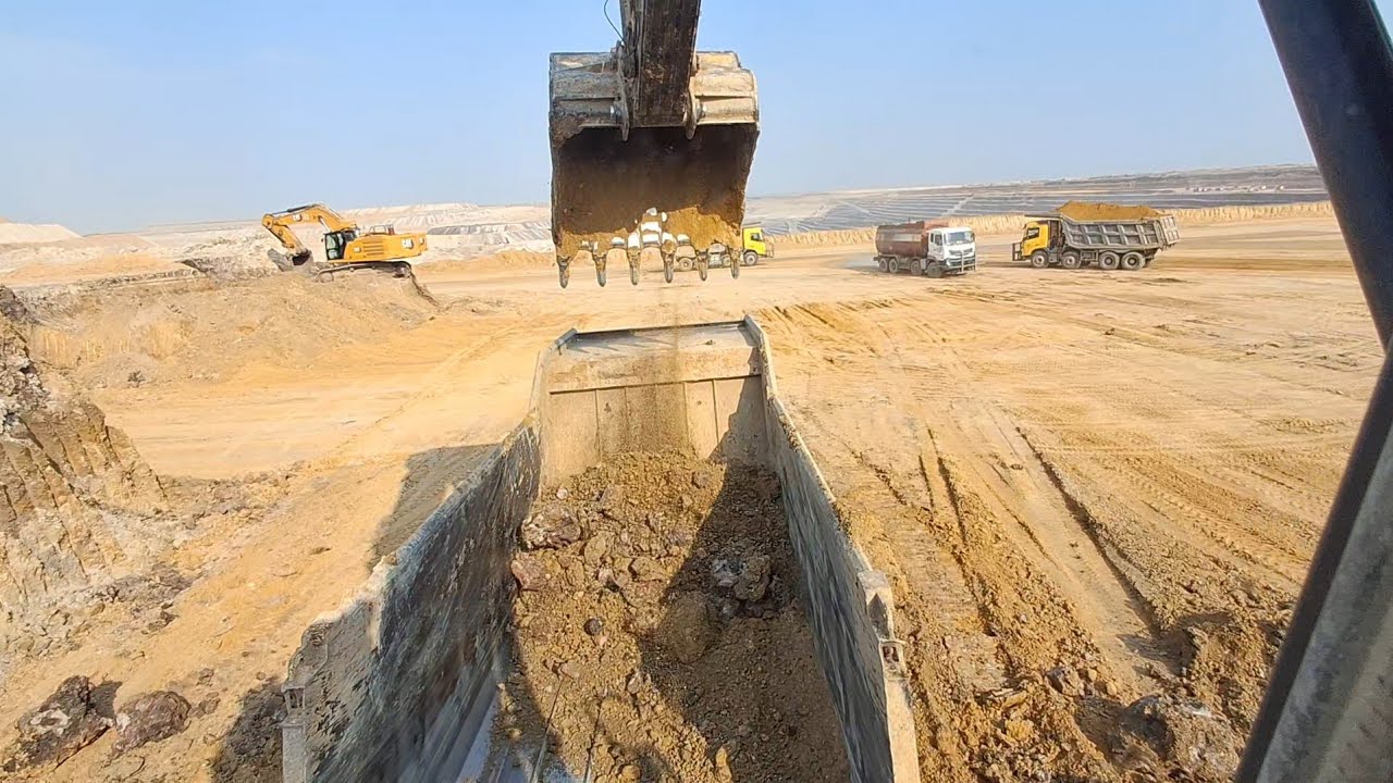 #video materiyal luj loading taracks Volvo backhoe excavator wahical cat350 4k mining opening koyla 