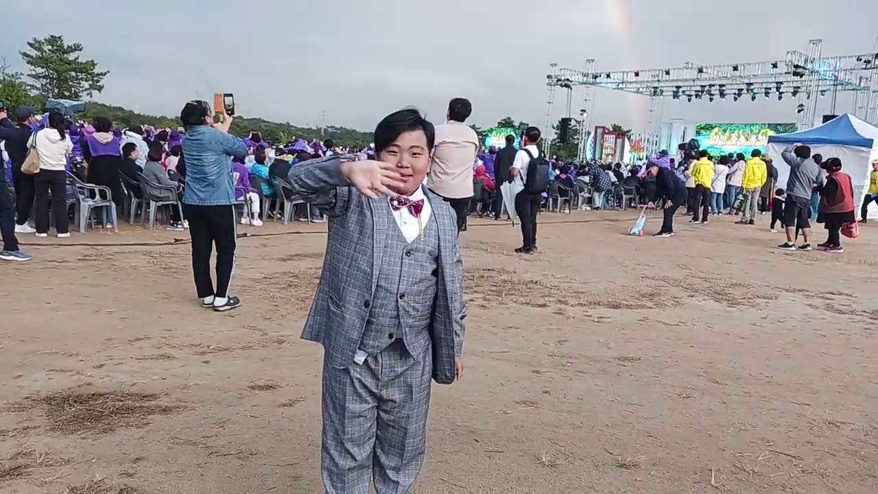 김호중삼촌 후회👍세상에서 값비싼 동영상👍 김호중님 무지개 💝행운의 천국😍으로 아리스의 별💕👍👍👍👍👍👍의 축제 보라빛 물결 장안 숲속음악회   김대수 색소포리스트 세계1인  도전