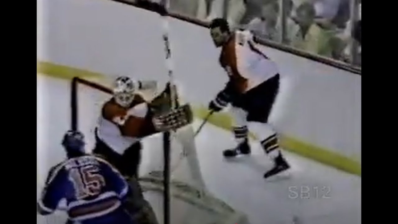Hextall slashes Nilsson during 1987 finals