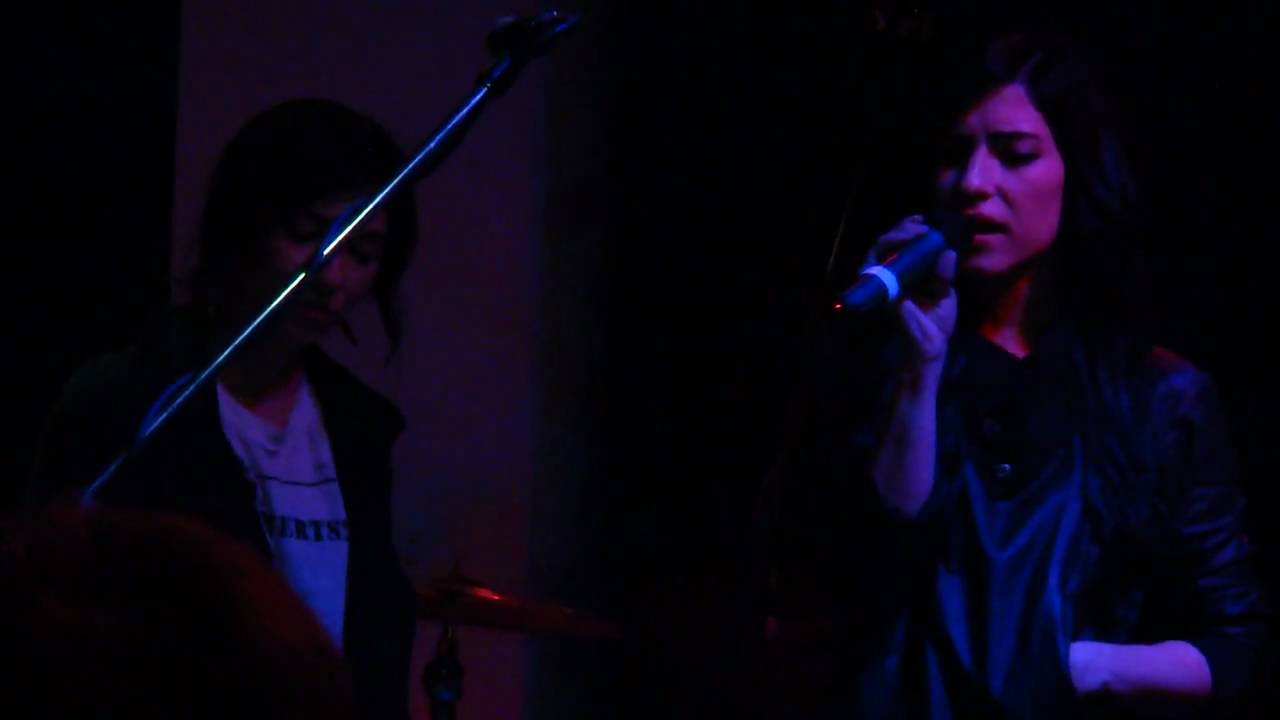 Novocaine Michael Paynter + Lisa + Jess (the Veronicas)