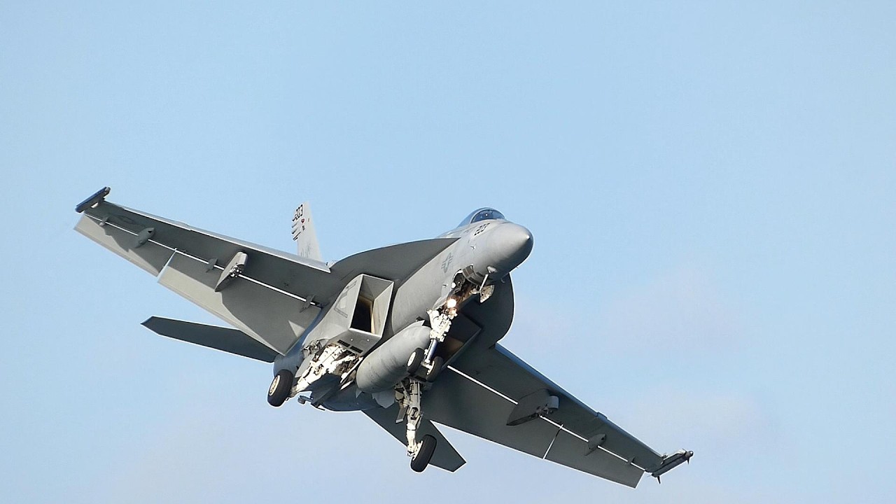 2026年01月26日　　米軍岩国基地　戦闘機の20end降りが迫力満点‼