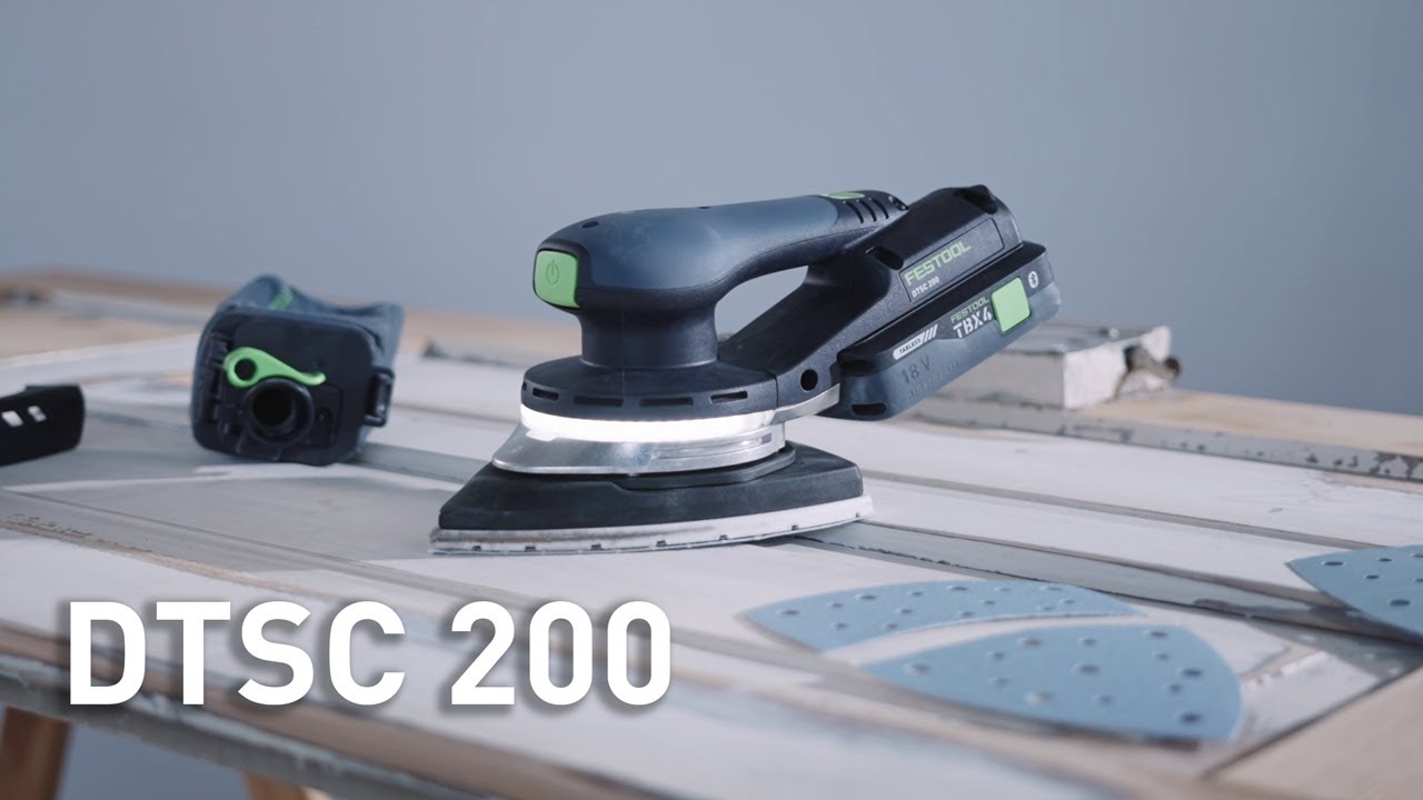 Festool DTSC 200 Accu-deltaschuurmachine: accu erin, licht aan.