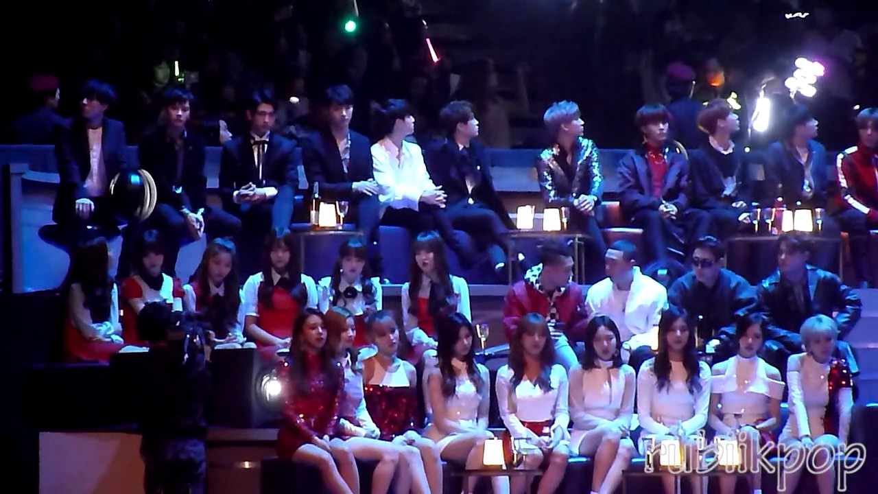 [REACTION FANCAM] 161202 MAMA - TWICE, GFRIEND, GOT7, NCT react to TAEYEON RAIN