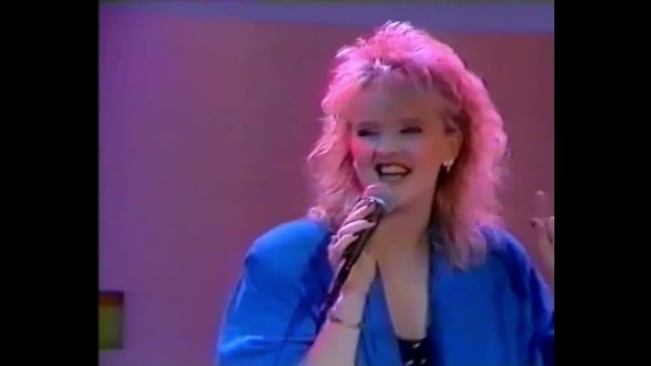 The Nolans - Attention to me - 1988