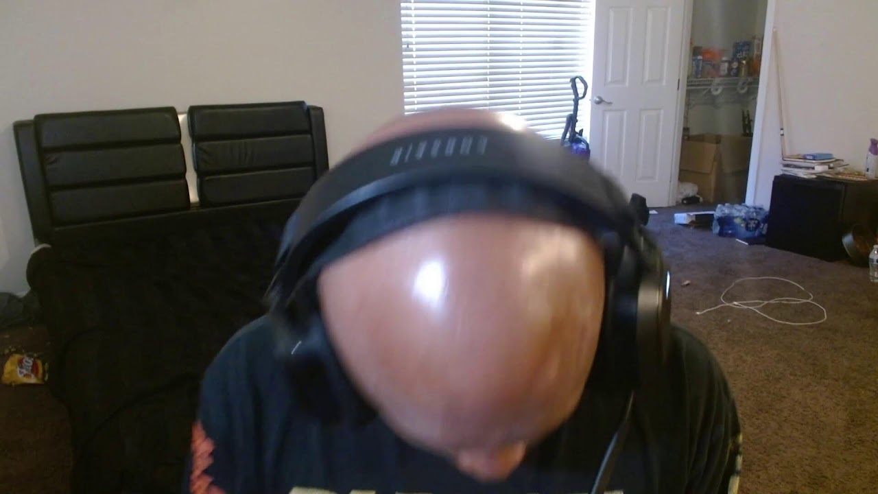 I’M HIDING IN FORTNITE FROM SCARY GAMES...Super Chats Force FNAF HORROR GAMES! GAMES!