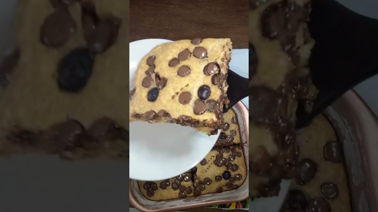 Bolo com mirtilo e chocolate