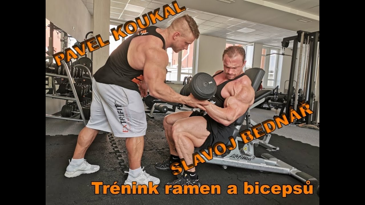 Slavoj Bednář a Pavel Koukal při společném tréninku ramen a bicepsů
