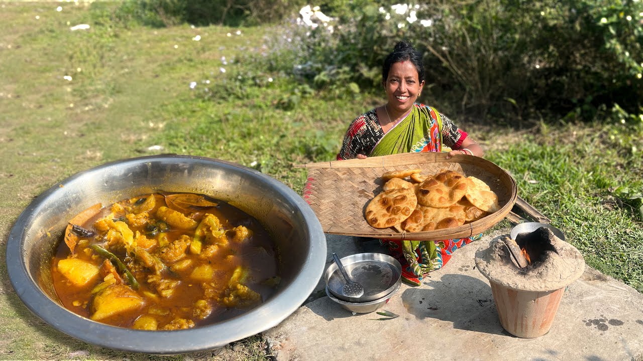 মা মেয়ের সকালের জল খাবার ফুলকো লুচি সাথে আলু ফুলকপির তরকারি | Maa meye daily cooking vlog
