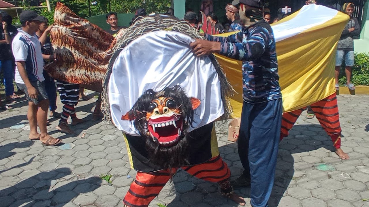 MACANAN MEJA AJUR! TRESNO BUDOYO GOMBENG LIVE SINGOMAYAN