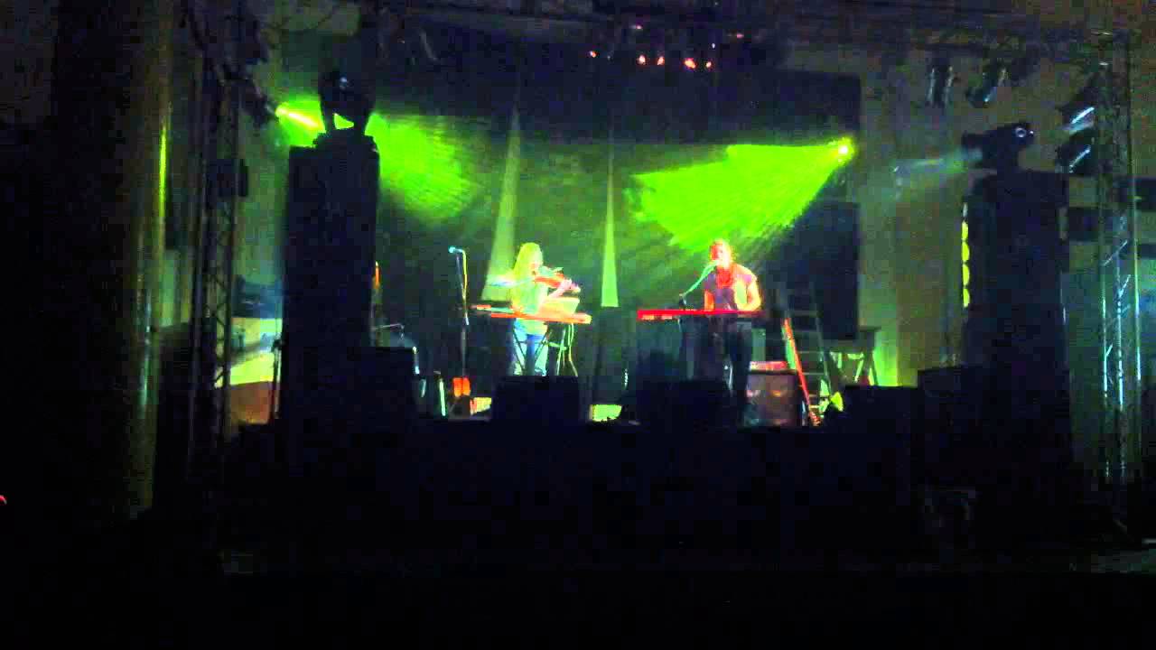 Senkicsod&aacute;k Live R33