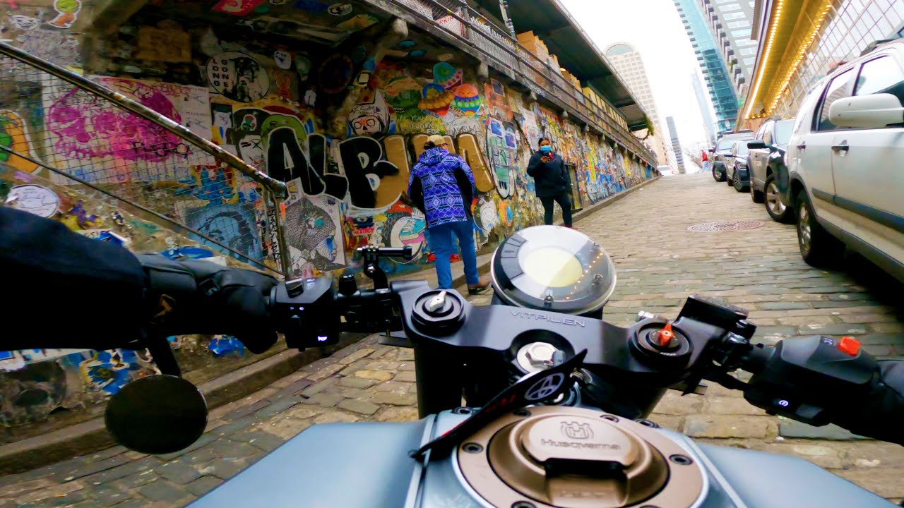 Cold Winter Day Pike Place Market | Husqvarna Vitpilen 401 2020