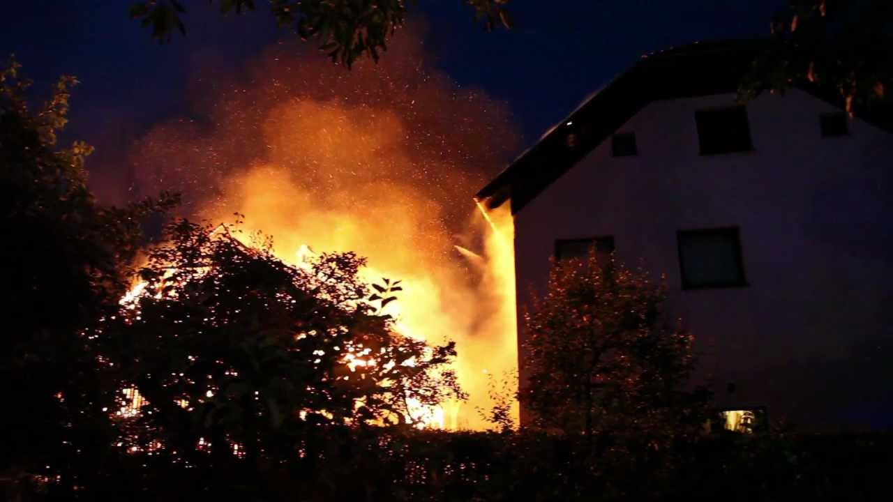 POŽAR v Škofji Loki, na Kidričevi cesti (SKLEDAR.TV)
