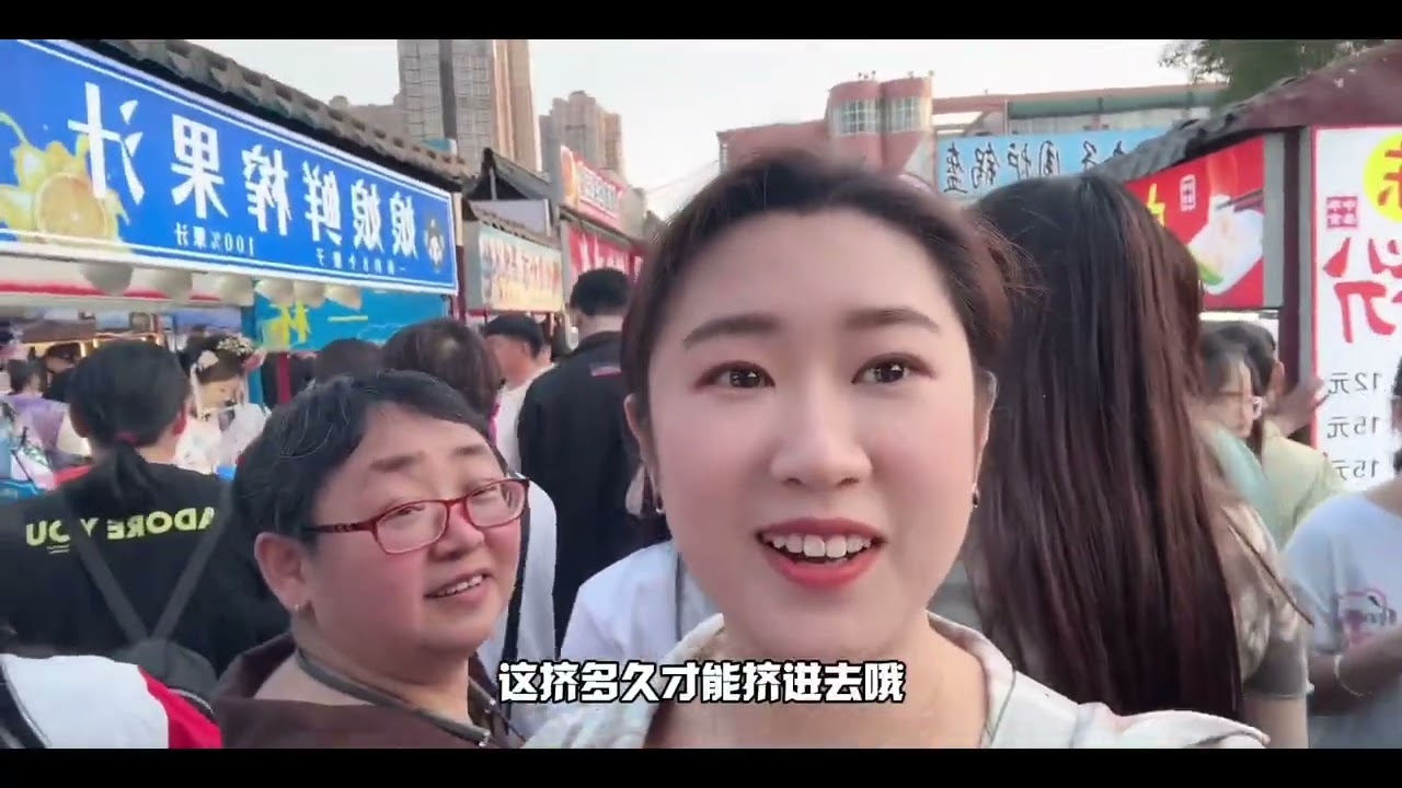 这么近，那么美，周末到河北！石家庄欢迎大家 本来想着中午随便吃一口，晚上去正定夜市吃小吃。结果中午爸爸又做了一大桌好吃的。我小时候，舅妈就爱带着我们吃好吃的，长大了还是这样，看到好吃的就想买给我们吃