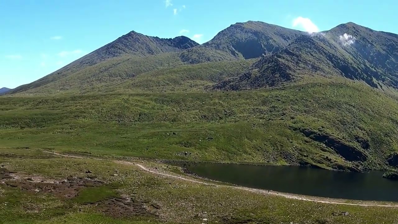 Best Places to Visit in Ireland - Carrauntoohil
