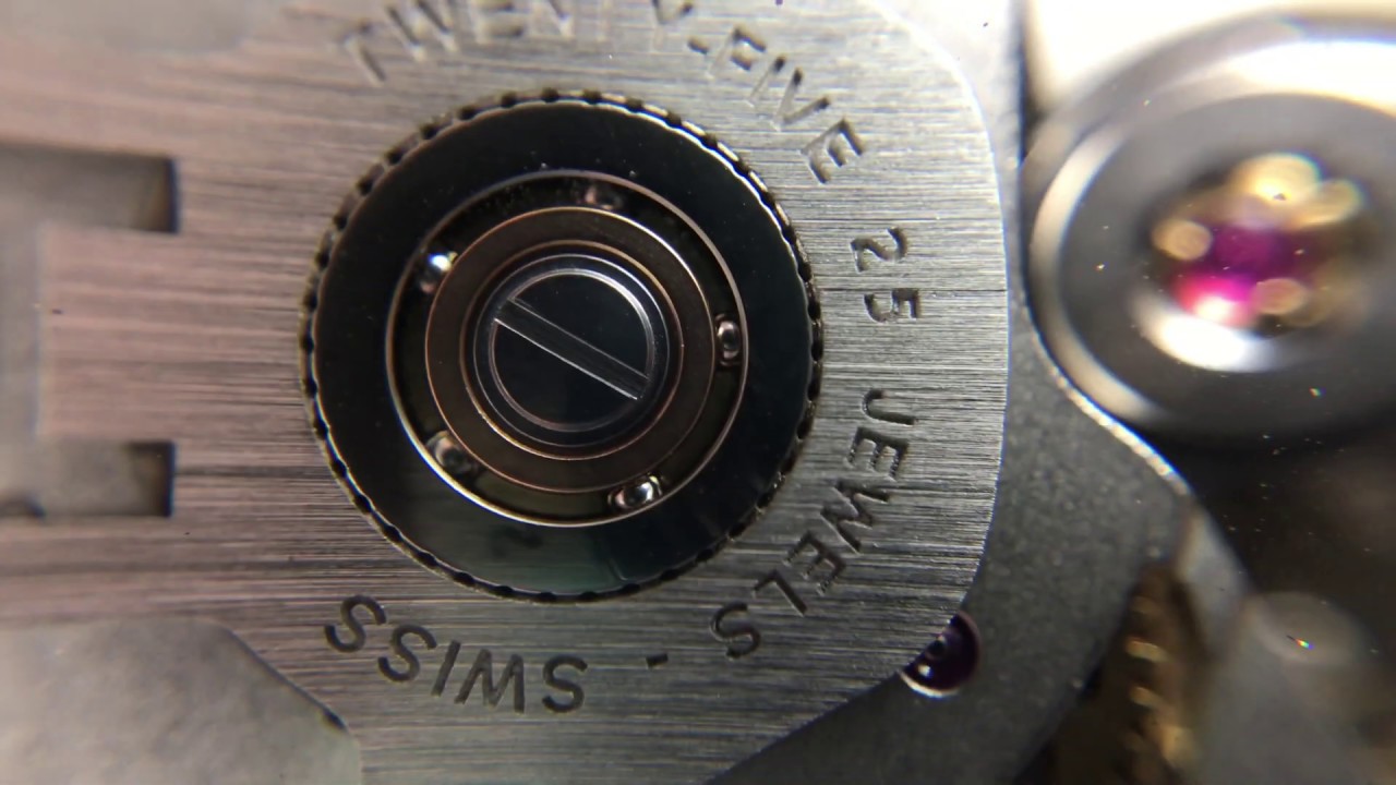 Super Close Up: Hamilton Khaki Field (4K)