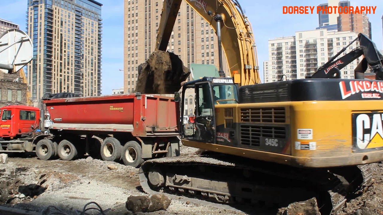 Caterpillar 345C L Loading Dump Trucks [4-2-2019]