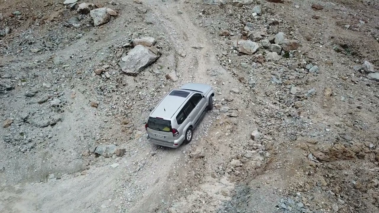 Toyota Land Cruiser 120 Stock Col du Sommelier