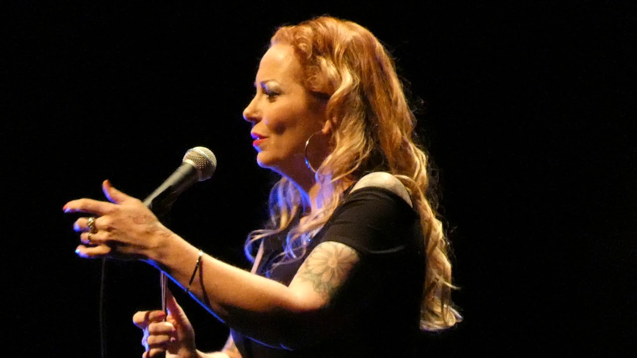 Anneke van Giersbergen Inchecken - You Learn About It Live @ De Maaspoort Theater Venlo 07.02.2019
