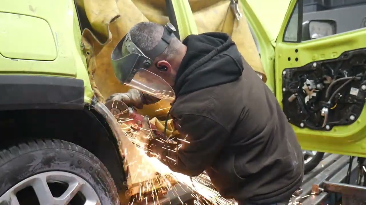 Jeep Renegade 4x4 / SIDE DAMAGE