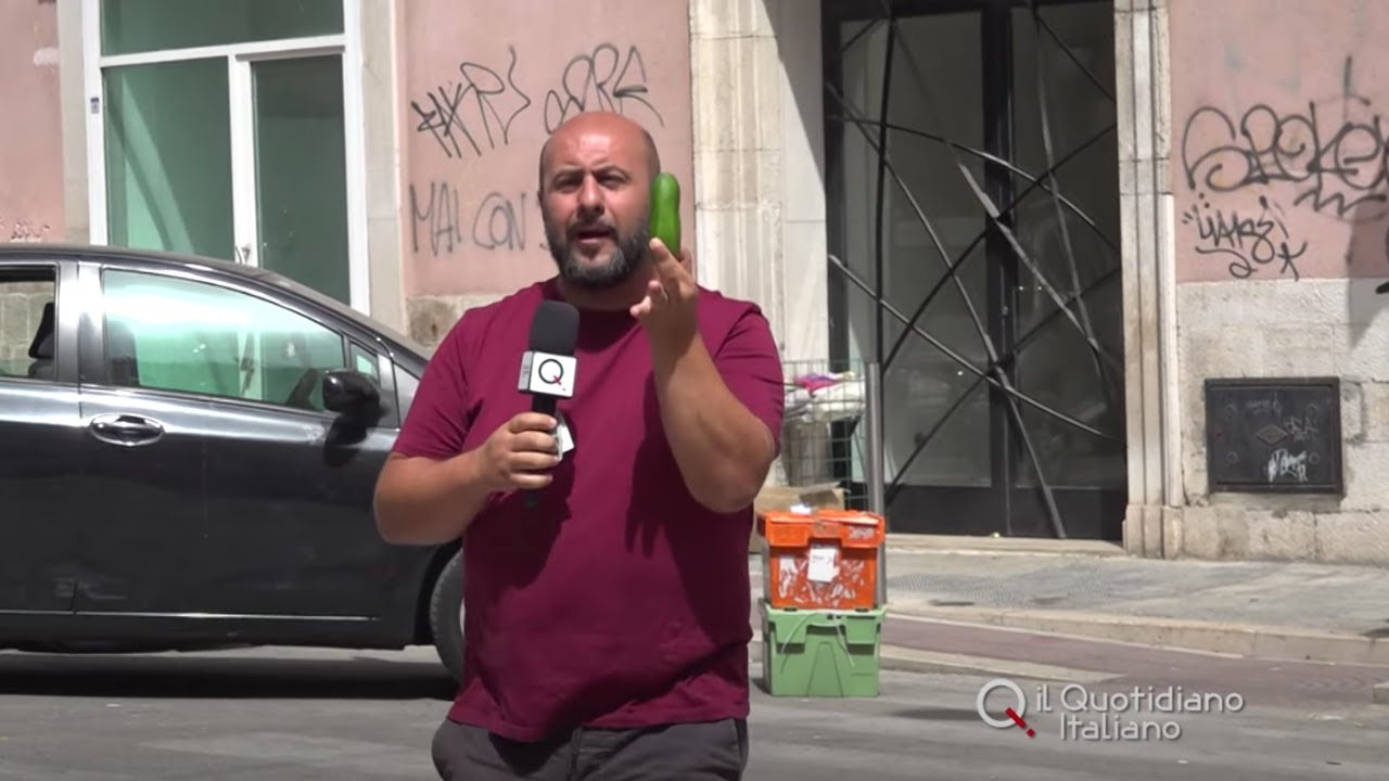 Bari, pioggia di 5 euro false. Test per strada e nei bar: ci cascano tutti