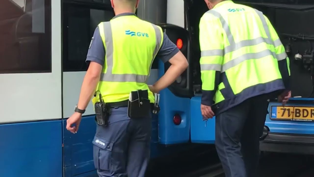 GVB bus & tram schampen elkaar klem door mainstream media !Vrachtwagens Ontheffing Keti Koti