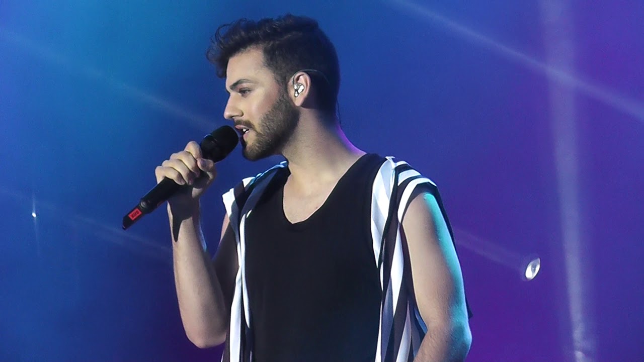 Agoney - Intro y Love Runs Out (1ª parte) - Concierto Torrejón de Ardoz